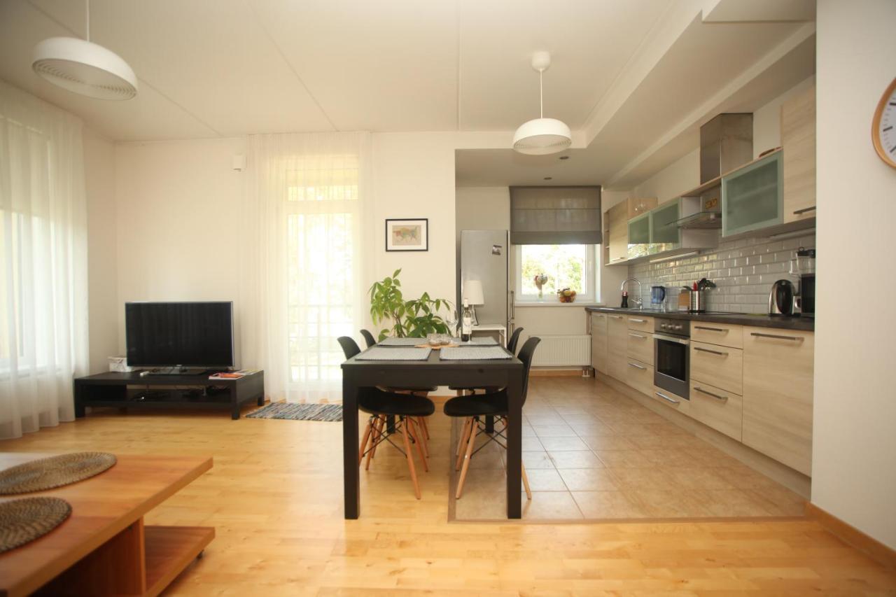 Cozy Kaivas, Free Parking, Self Check-in Appartamento Riga